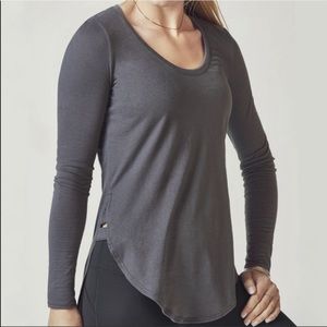 Fabletics Long Sleeve T-Shirt w/Side Vents XXS